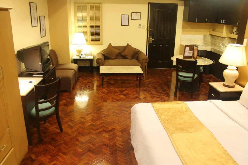 Lourdes Suites Makati City Exterior photo