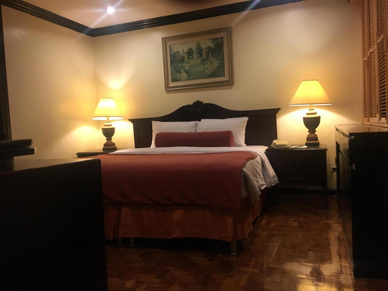 Lourdes Suites Makati City Exterior photo