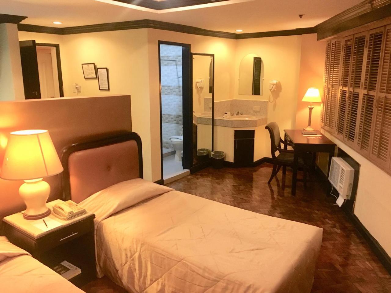Lourdes Suites Makati City Exterior photo
